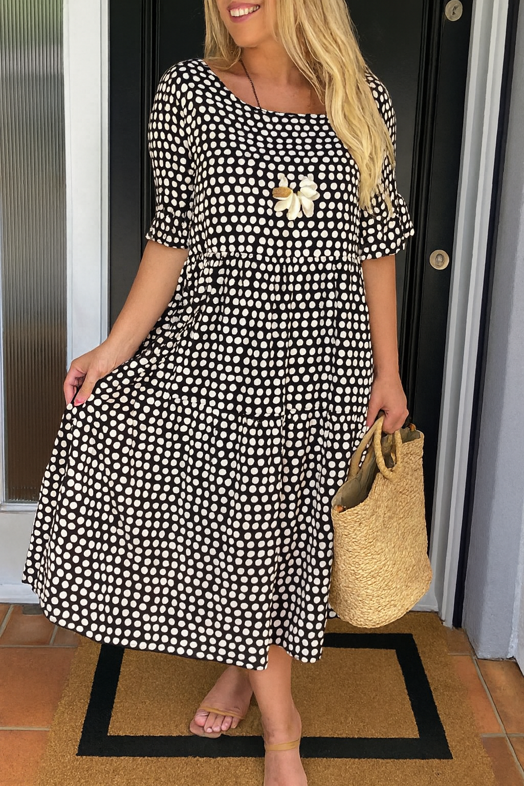 IRIS | SABLE SHORT-SLEEVE MIDI DRESS