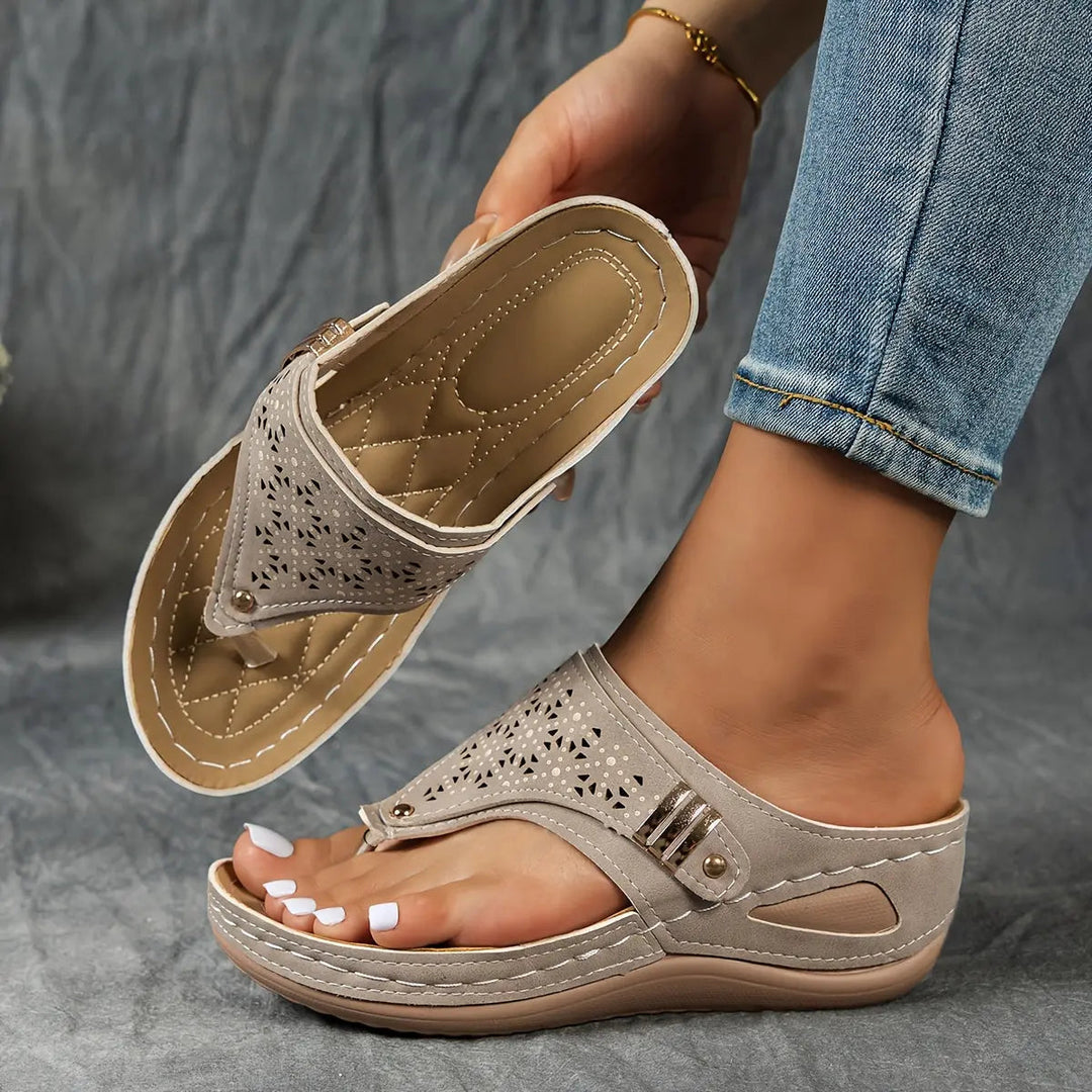 Emy | Wedge Toe-Ring Sandals