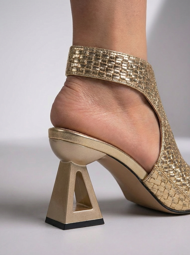 Elegant Woven Heeled Sandals Geometric Heel Comfort