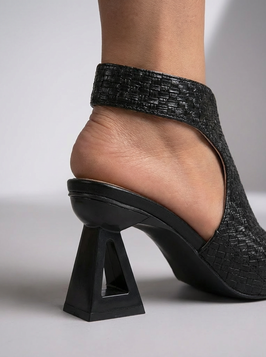 Elegant Woven Heeled Sandals Geometric Heel Comfort